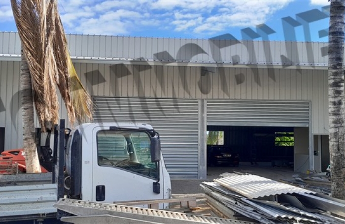 Location Local commercial 165m&sup2; Etang-Sale
