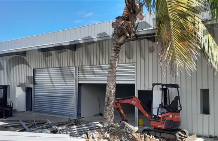 Location Local commercial 165m&sup2; Etang-Sale
