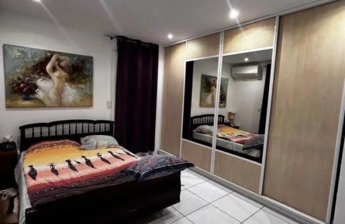 Location Maison 200m&sup2; 6 pièces Sainte Suzanne