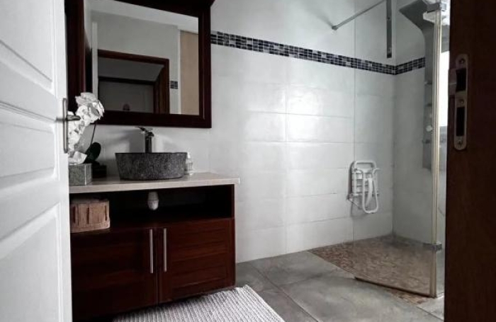 Location Maison 200m&sup2; 6 pièces Sainte Suzanne