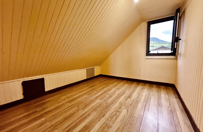 SAINT JOSEPH 97480 - MAISON F4/5 &Agrave; &Eacute;TAGE - QUARTIER RESIDENTIEL - PROCHE TOUTES COMMODIT&Eacute;S