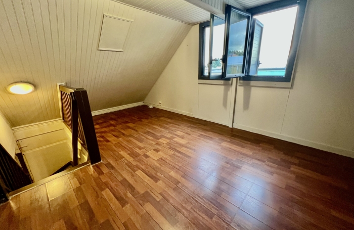 SAINT JOSEPH 97480 - MAISON F4/5 &Agrave; &Eacute;TAGE - QUARTIER RESIDENTIEL - PROCHE TOUTES COMMODIT&Eacute;S