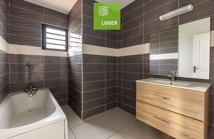 Location Maison 132m&sup2; 5 pi&egrave;ces Petite &icirc;le