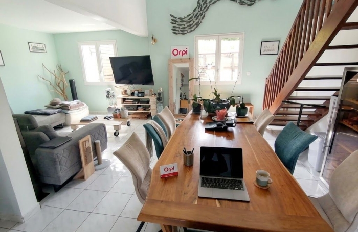 Vente Maison 180m&sup2; 7 pièces La Saline les Hauts