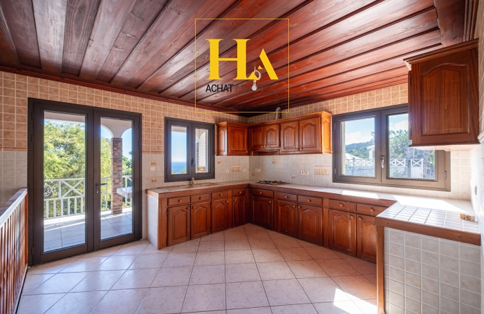 Vente Maison 230m&sup2; 6 pi&egrave;ces La Possession