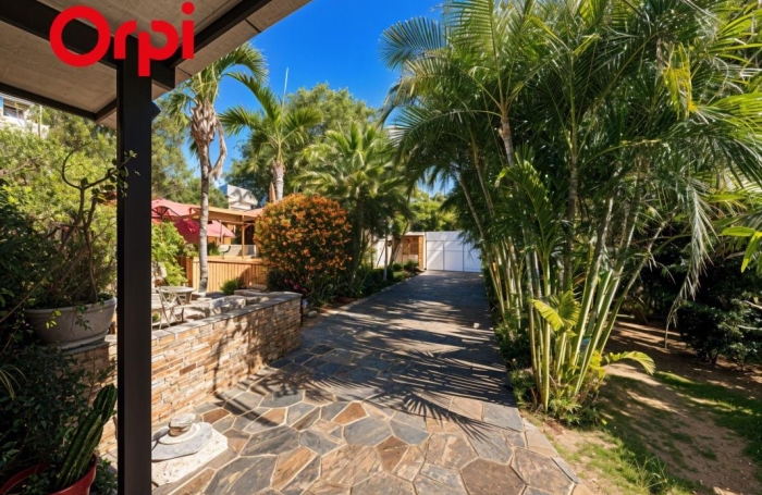 Vente Maison 217m&sup2; 5 pièces Saint Gilles Les Hauts