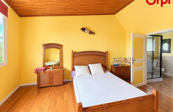 Vente Maison 217m&sup2; 5 pièces Saint Gilles Les Hauts