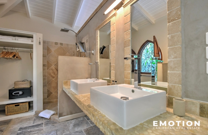 Hôtel-Restaurant 798 m2 + terrasses couvertes